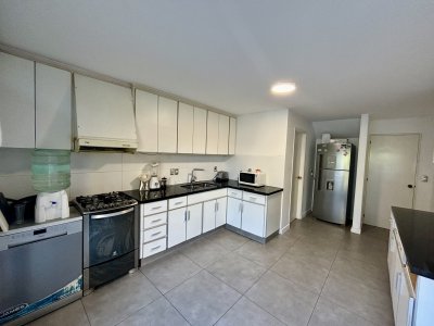 Casa ID.2986 - EXCEPCIONAL CASA EN VENTA DE 4 DORMITORIOS