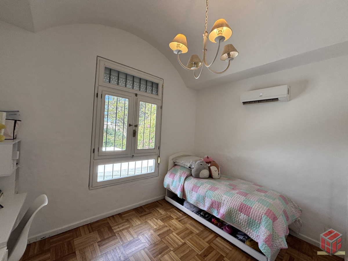 Casa ID.8992 - EXCEPCIONAL CASA EN VENTA DE 4 DORMITORIOS