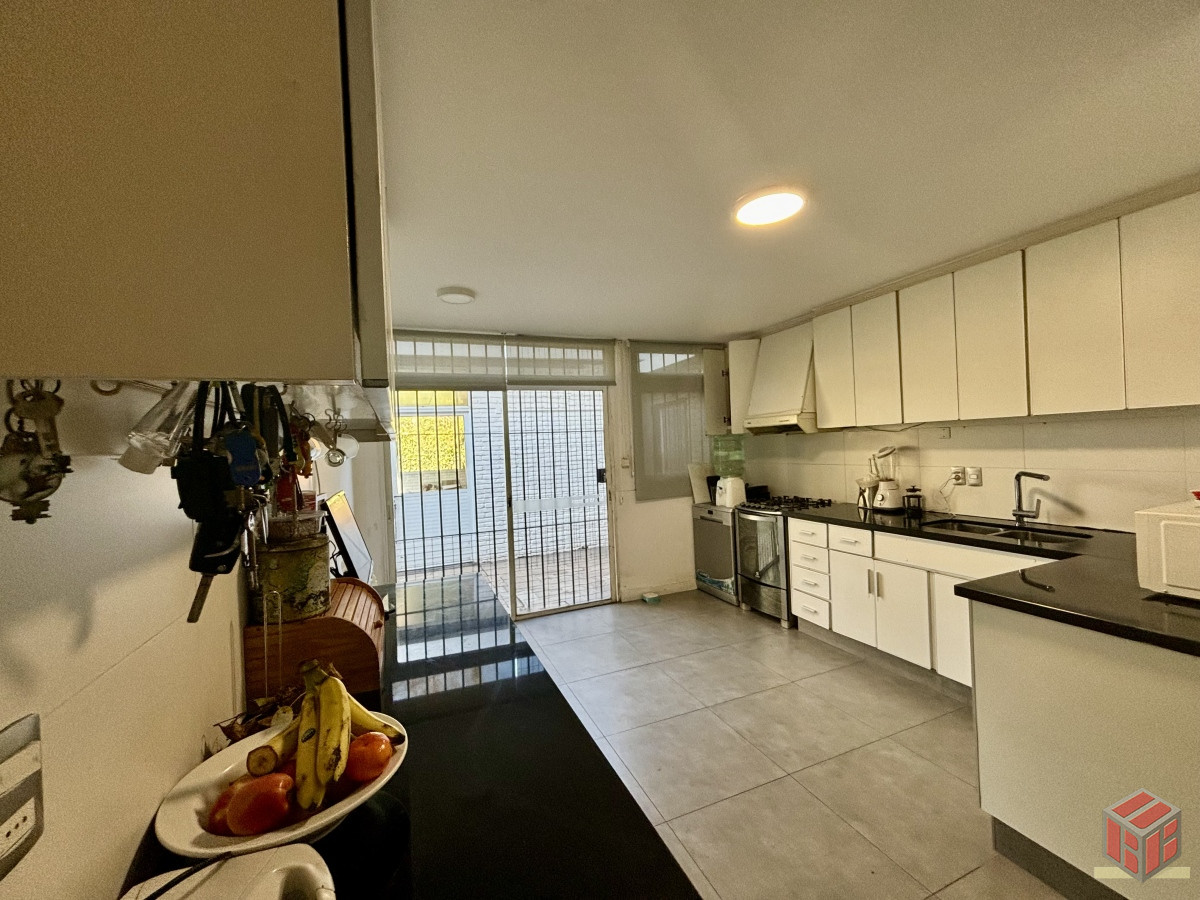 Casa ID.8992 - EXCEPCIONAL CASA EN VENTA DE 4 DORMITORIOS