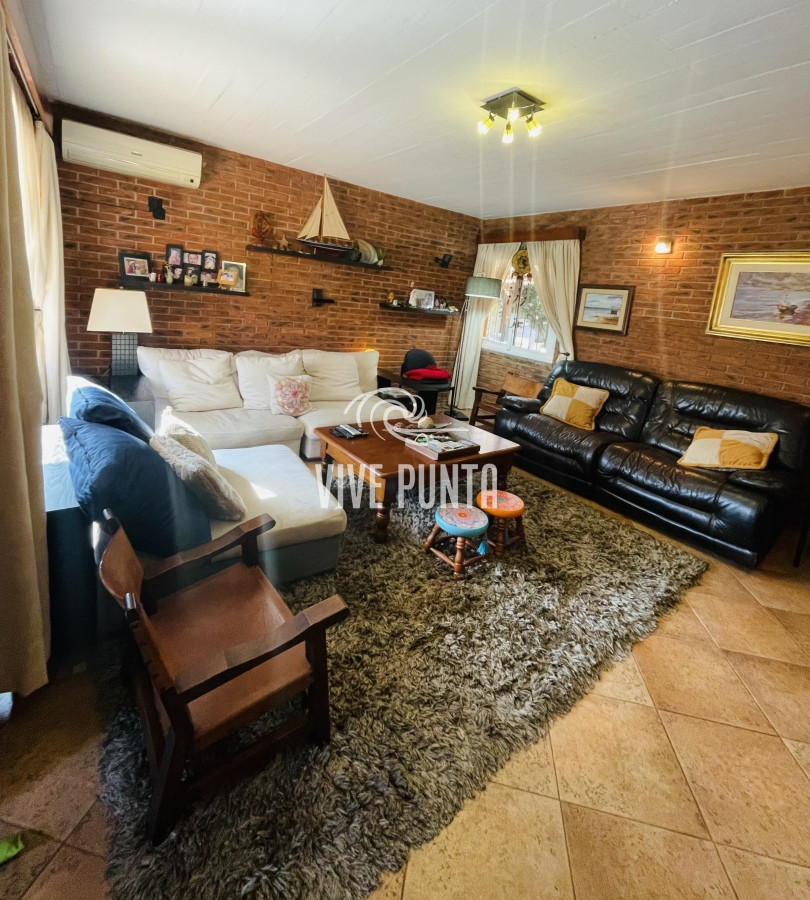Casa ID.389 - NUEVO INGRESO! DIVINA CASA DE 4 DORMITORIOS
