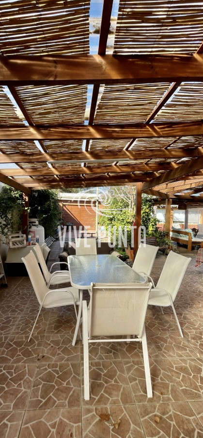 Casa ID.389 - NUEVO INGRESO! DIVINA CASA DE 4 DORMITORIOS