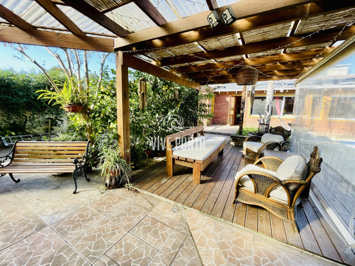 Casa ID.389 - NUEVO INGRESO! DIVINA CASA DE 4 DORMITORIOS