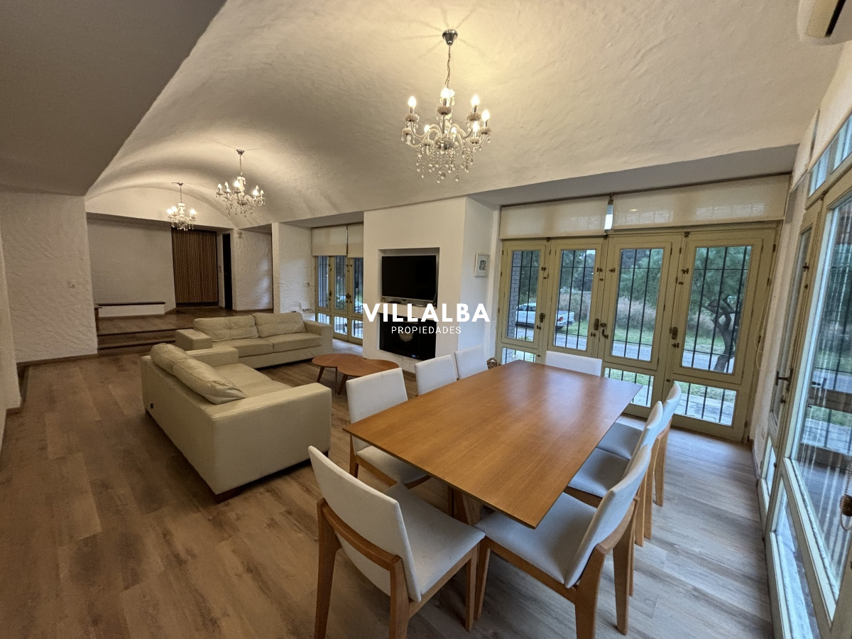 Apartamento ID.3205 - EXCEPCIONAL CASA EN VENTA DE 4 DORMITORIOS