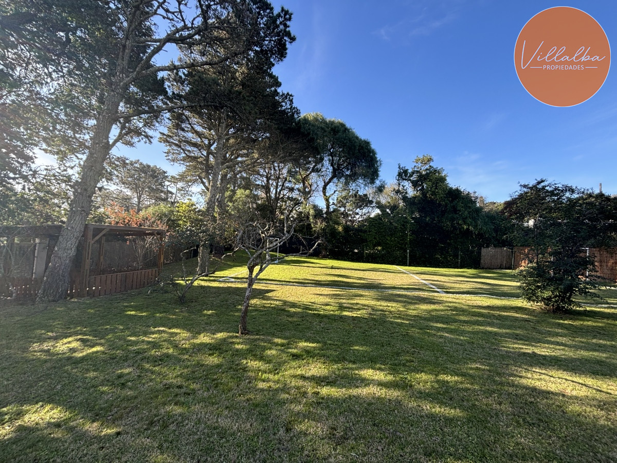 Apartamento ID.3205 - EXCEPCIONAL CASA EN VENTA DE 4 DORMITORIOS