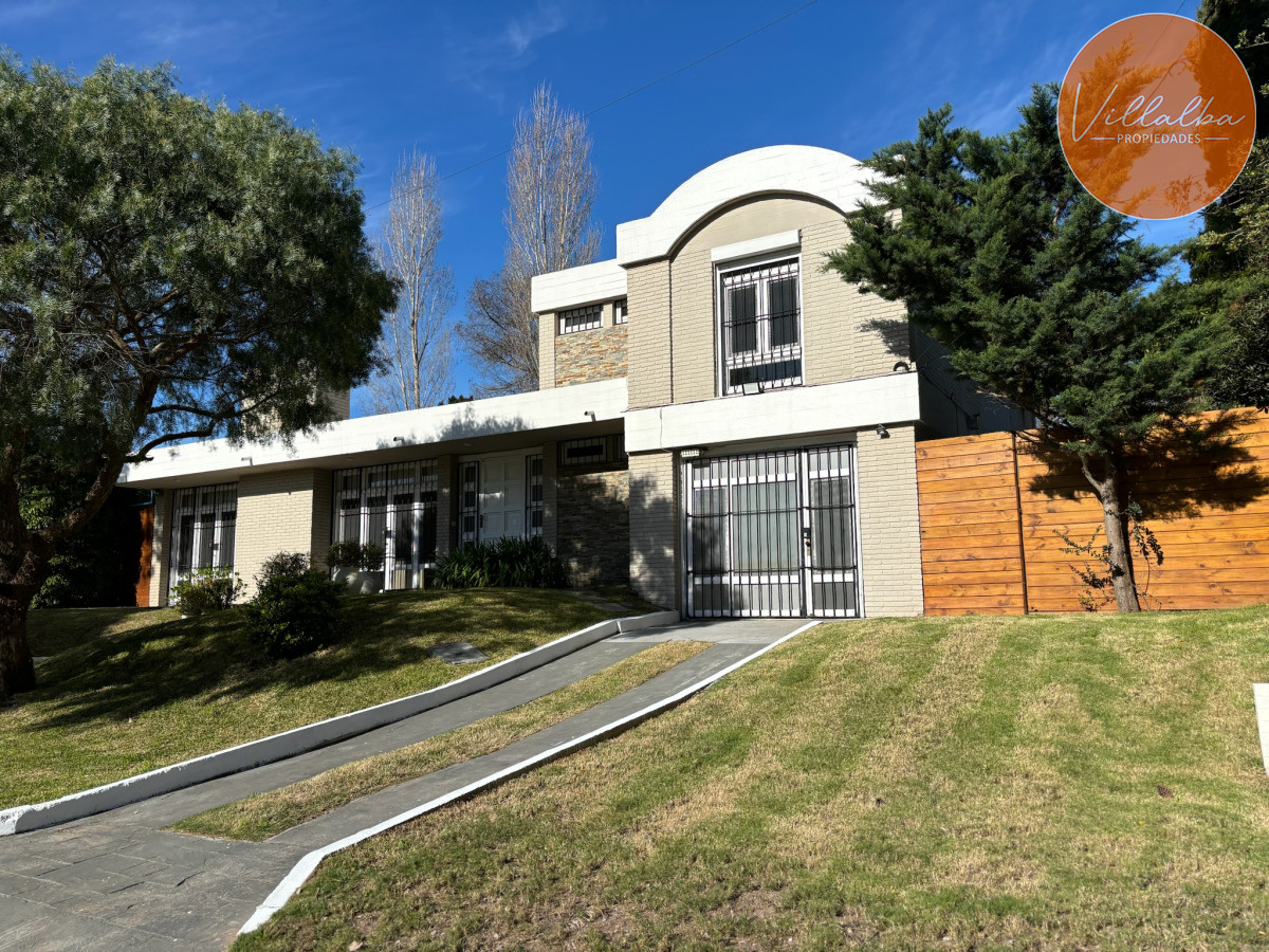 Apartamento ID.3205 - EXCEPCIONAL CASA EN VENTA DE 4 DORMITORIOS
