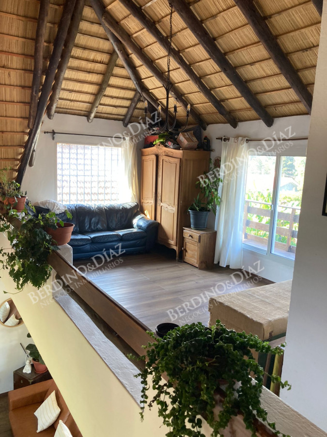 Casa ID.1733 -  Casa quincho en venta en Pinares 