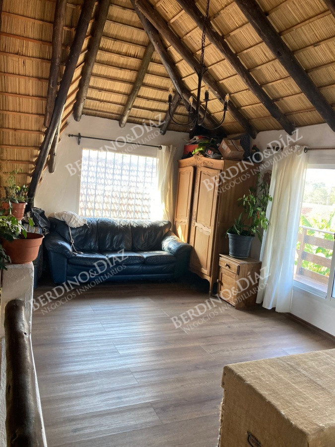 Casa ID.1733 -  Casa quincho en venta en Pinares 