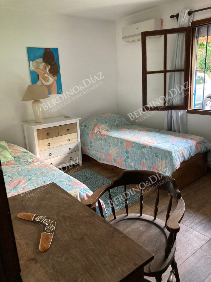 Casa ID.1733 -  Casa quincho en venta en Pinares 