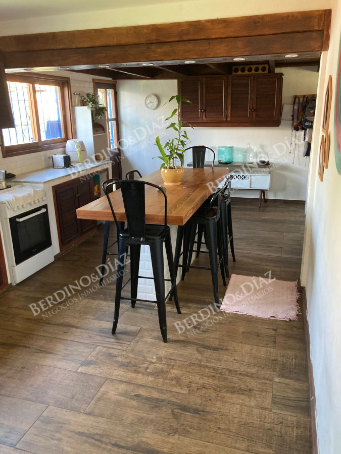 Casa ID.1733 -  Casa quincho en venta en Pinares 