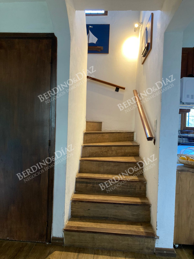 Casa ID.1733 -  Casa quincho en venta en Pinares 