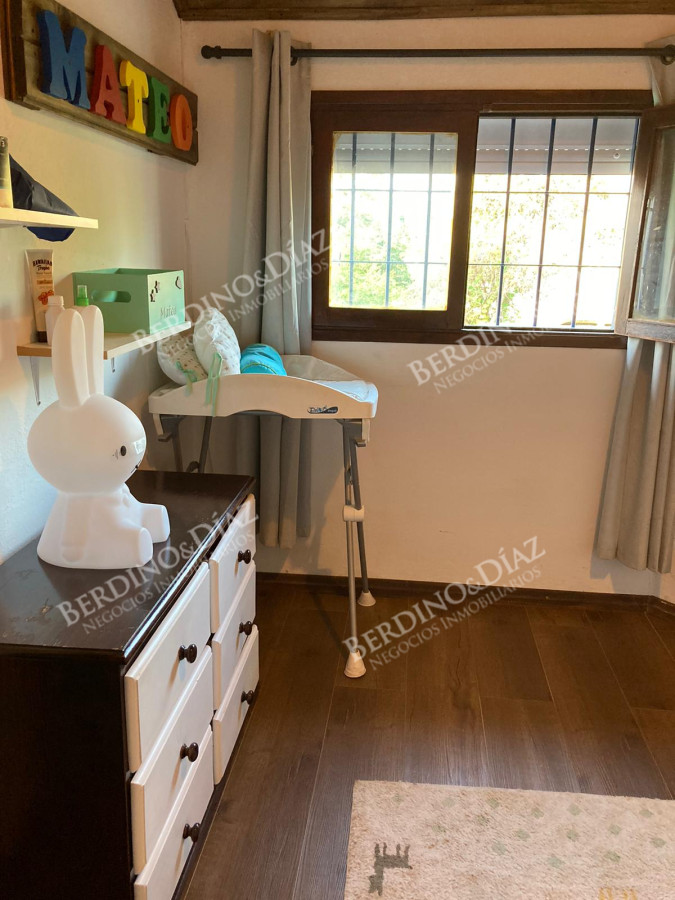Casa ID.1733 -  Casa quincho en venta en Pinares 