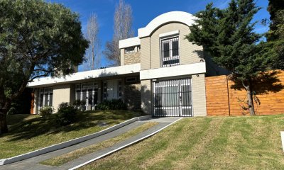 EXCEPCIONAL CASA EN VENTA DE 4 DORMITORIOS