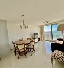 Apartamento moderno piso alto con servicios oportunidad Punta del Este