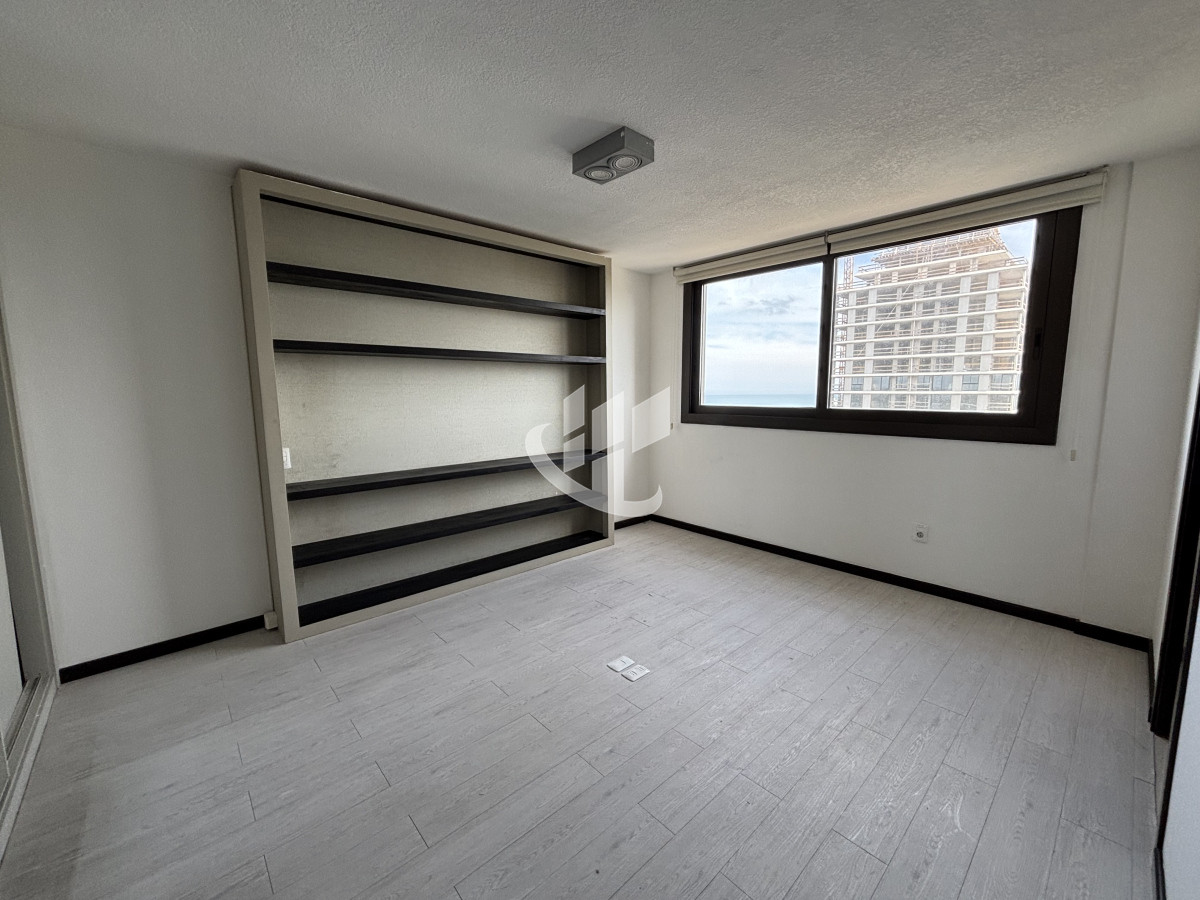 Apartamento ID.2157 - PUNTA DEL ESTE oportunidad en venta apartamento 2 dormitorios roosevelt con vista al mar