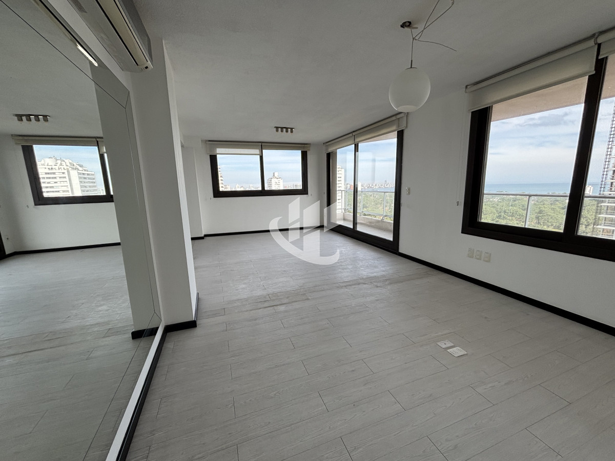 Apartamento ID.2157 - PUNTA DEL ESTE oportunidad en venta apartamento 2 dormitorios roosevelt con vista al mar
