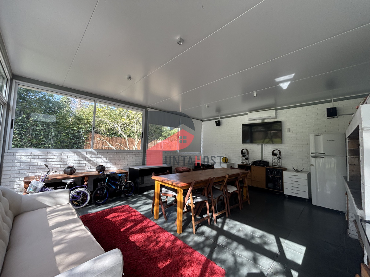 Casa ID.205 - EXCEPCIONAL CASA EN VENTA DE 4 DORMITORIOS