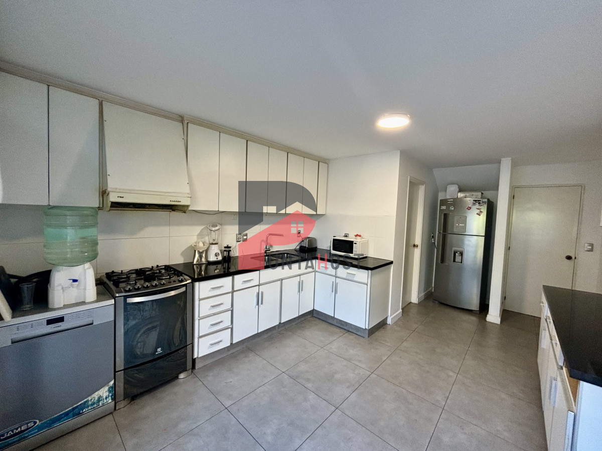 Casa ID.205 - EXCEPCIONAL CASA EN VENTA DE 4 DORMITORIOS