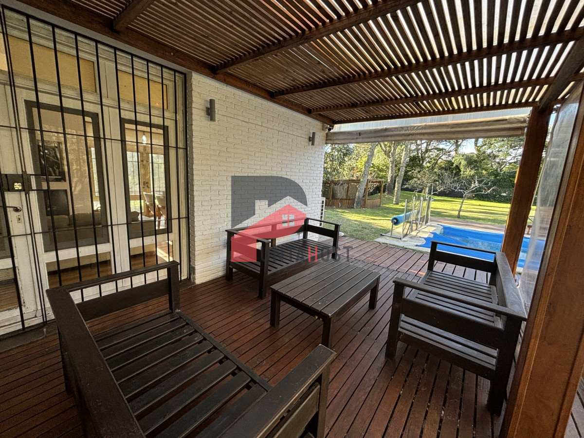 Casa ID.205 - EXCEPCIONAL CASA EN VENTA DE 4 DORMITORIOS