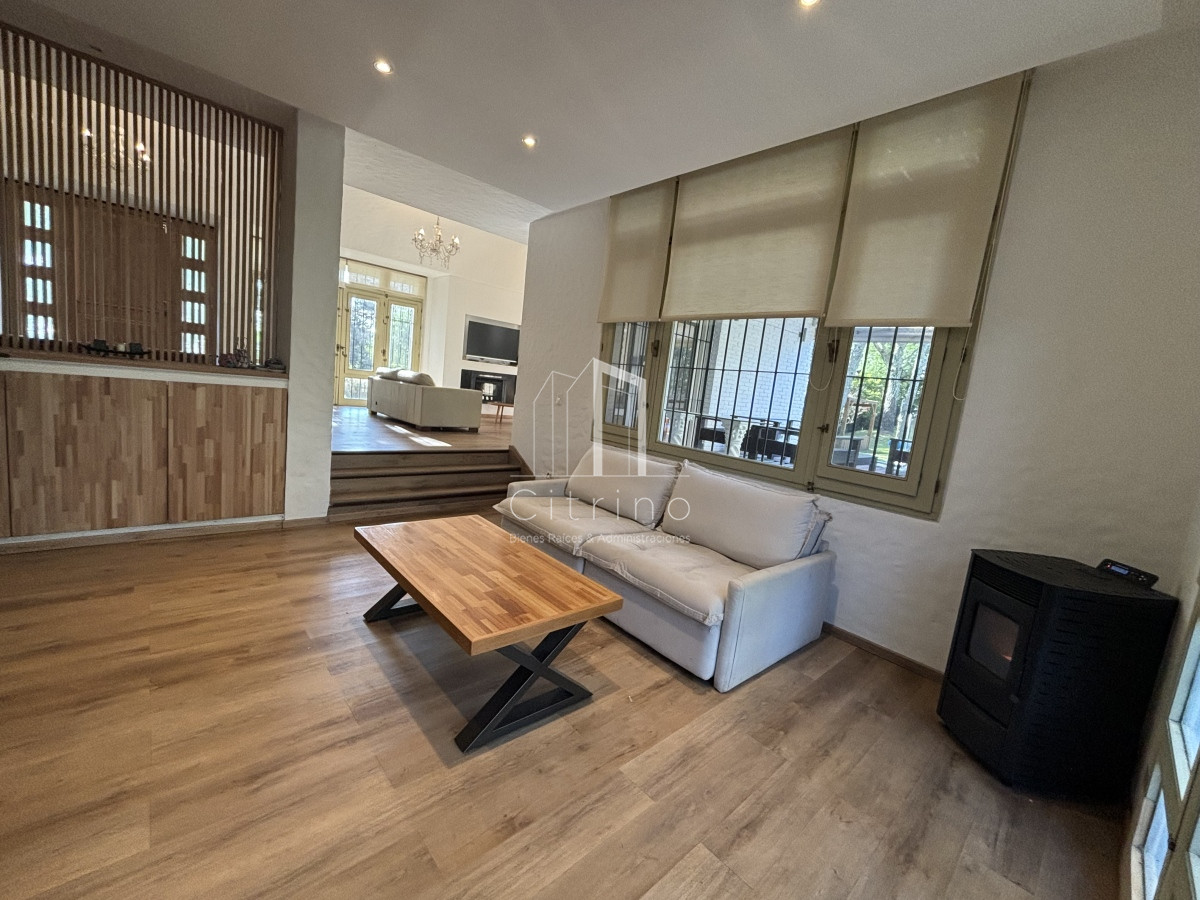 Casa ID.1970 - EXCEPCIONAL CASA EN VENTA DE 4 DORMITORIOS