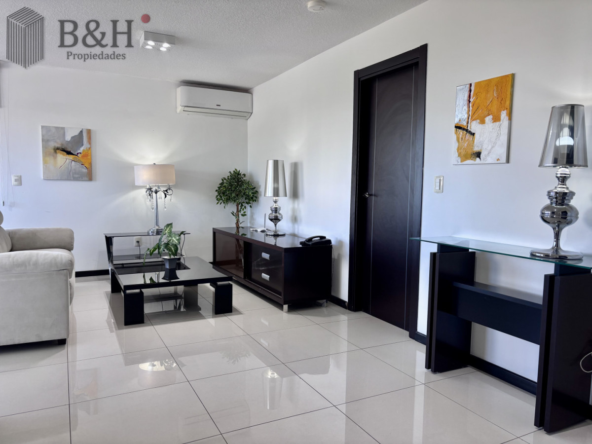 Apartamento ID.7619 - Divino apartamento en venta de 3 dormitorios