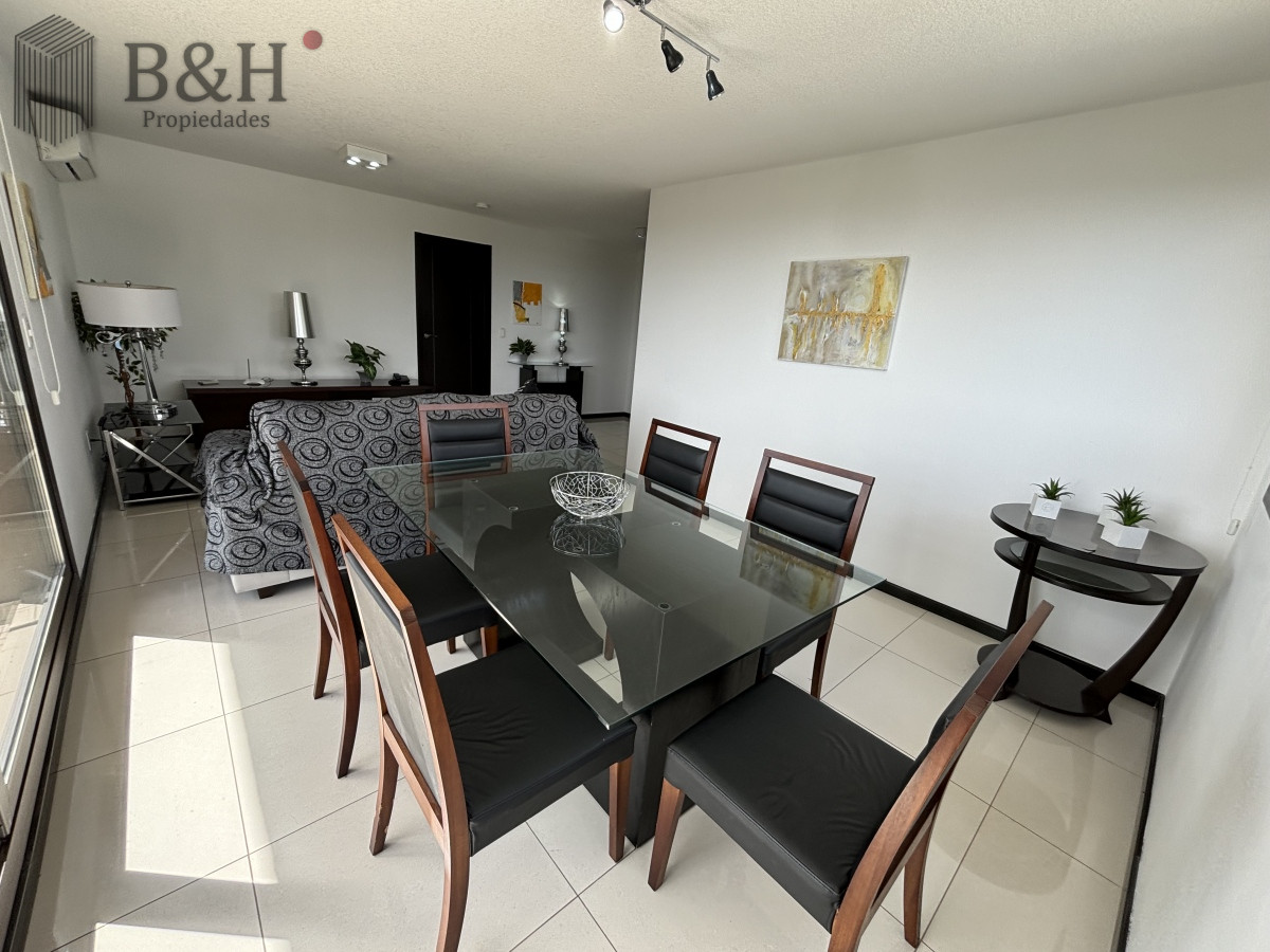 Apartamento ID.7619 - Divino apartamento en venta de 3 dormitorios