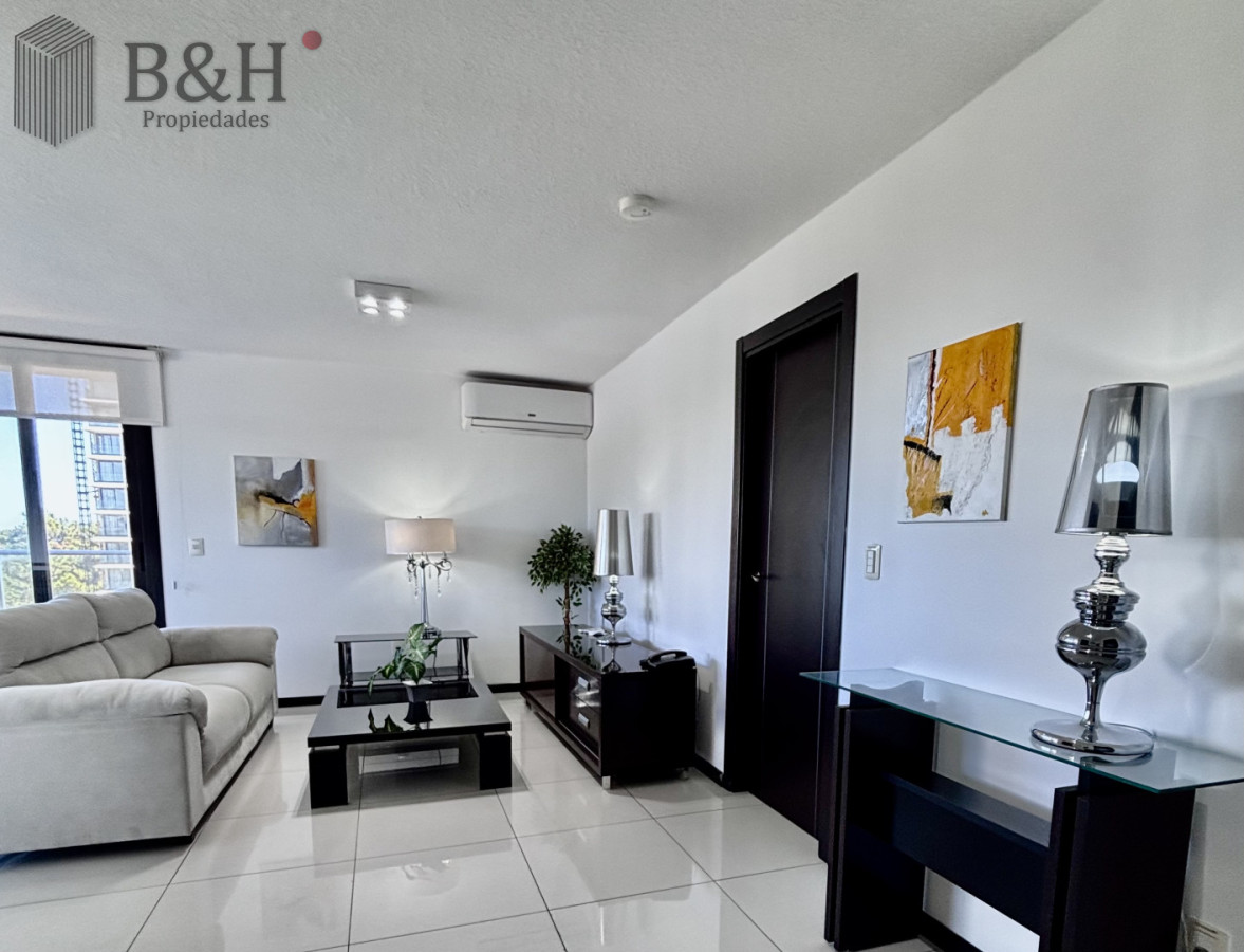 Apartamento ID.7619 - Divino apartamento en venta de 3 dormitorios