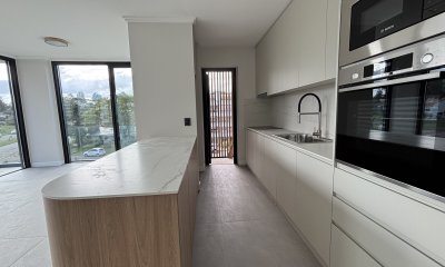 EXCELENTE APARTAMENTO ESQUINERO DE 2 DORMITORIOS EN VENTA.