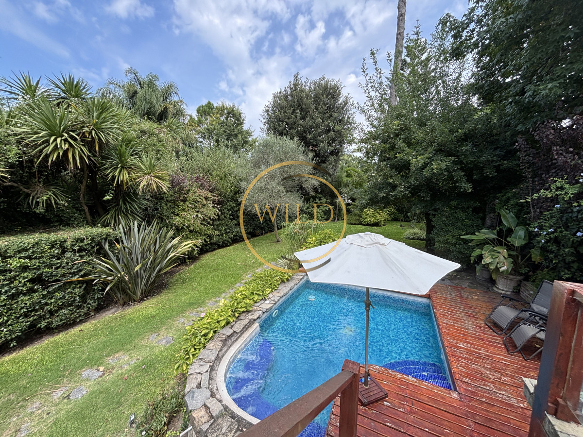 Casa ID.2256 - EXCEPCIONAL CASA EN VENTA DE 4 DORMITORIOS PINARES 