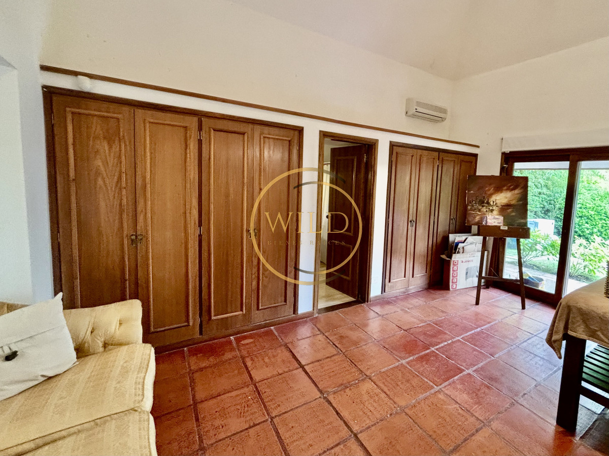 Casa ID.2402 - ESPECTACULAR CASA DE 4 DORMITORIOS EN VENTA
