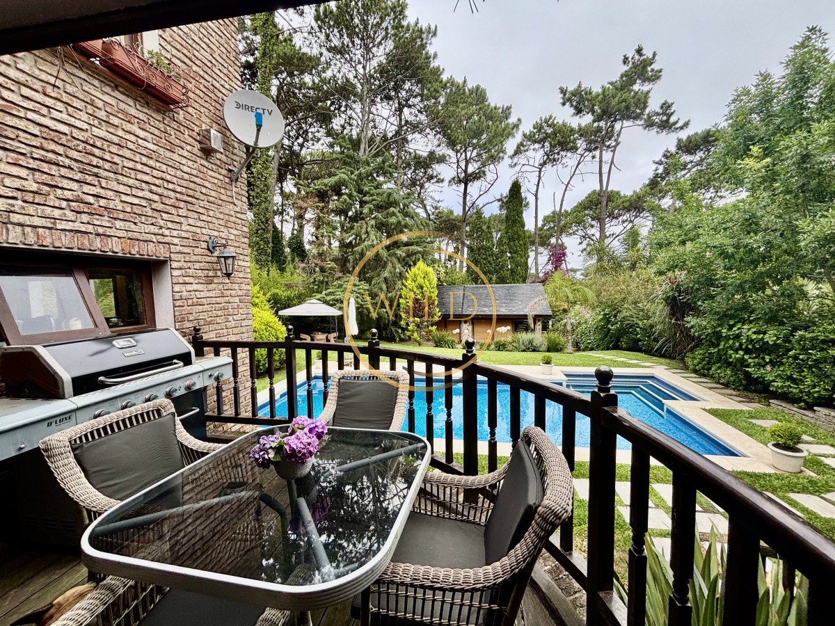 Casa ID.2402 - ESPECTACULAR CASA DE 4 DORMITORIOS EN VENTA