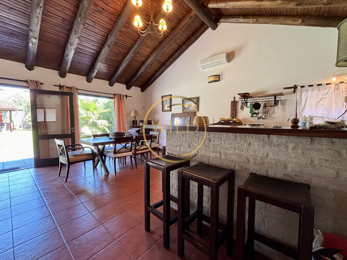 Casa ID.2257 - HERMOSA CASA EN VENTA EN PINARES 