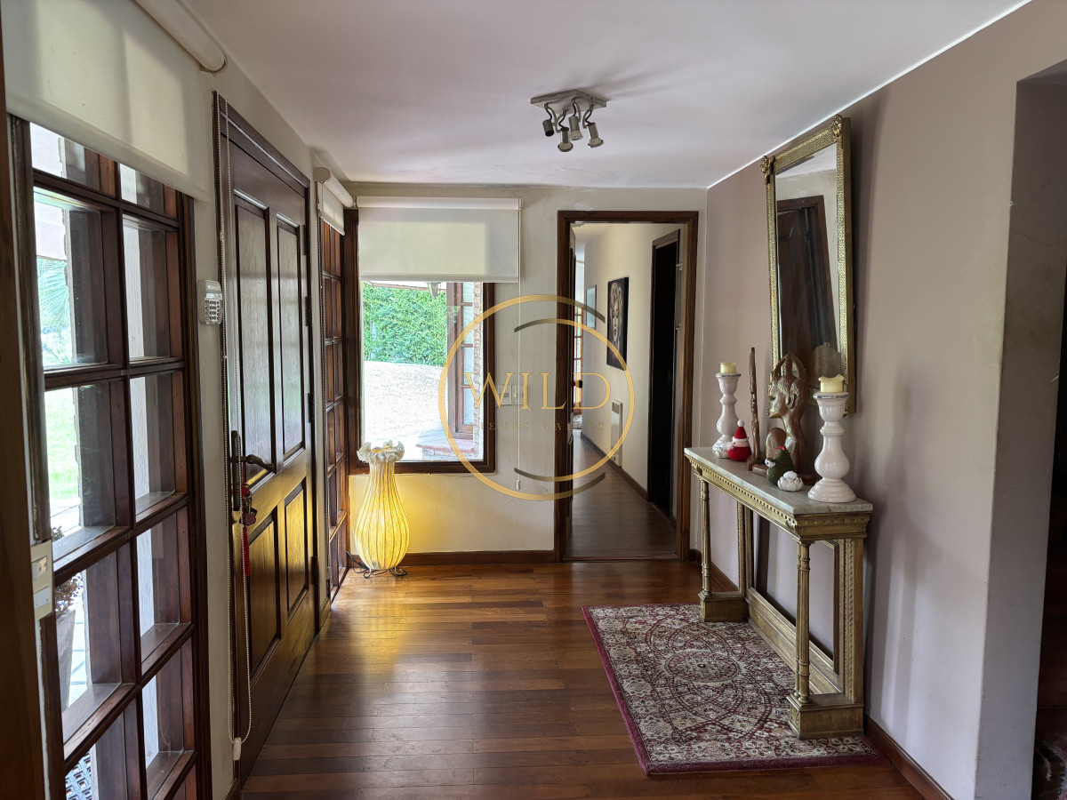 Casa ID.2402 - ESPECTACULAR CASA DE 4 DORMITORIOS EN VENTA