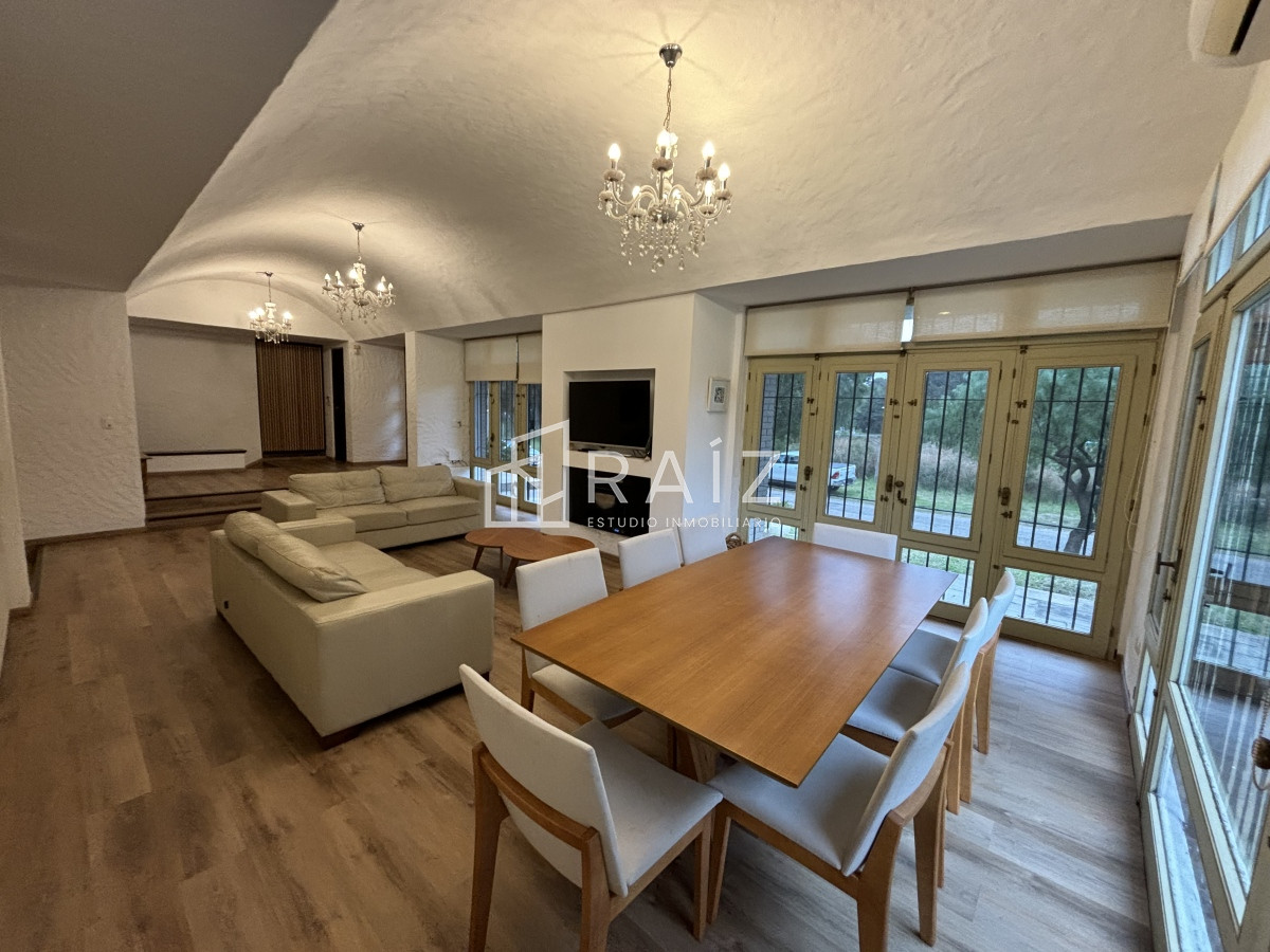 Casa ID.11052 -  CASA VENTA DE 4 DORMITORIOS 