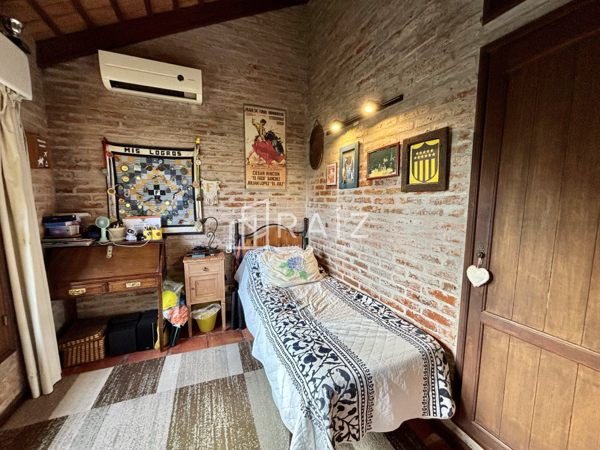 Casa ID.12170 - EXCEPCIONAL CASA EN VENTA DE 4 DORMITORIOS PINARES 