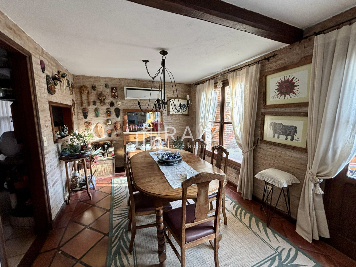 Casa ID.12170 - EXCEPCIONAL CASA EN VENTA DE 4 DORMITORIOS PINARES 