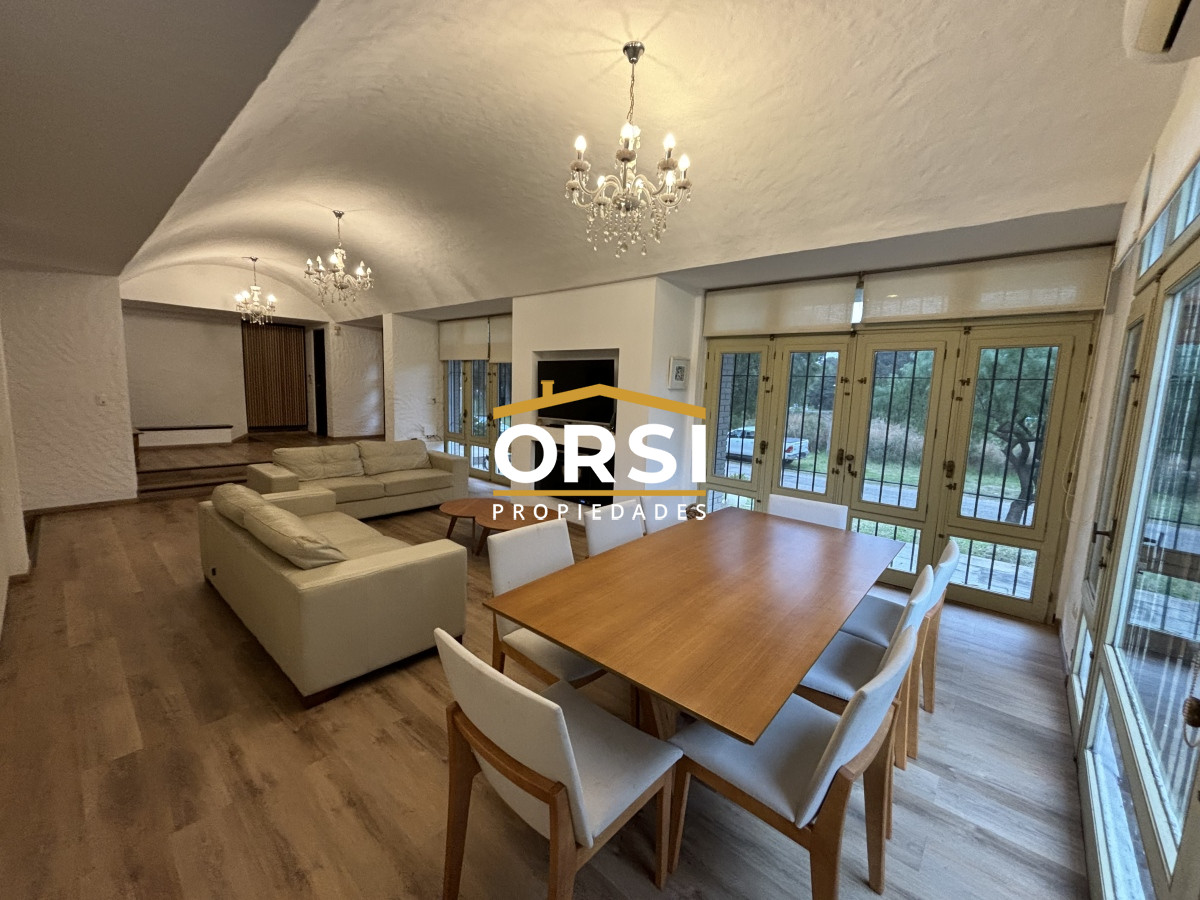 Casa ID.210 - EXCEPCIONAL CASA EN VENTA DE 4 DORMITORIOS