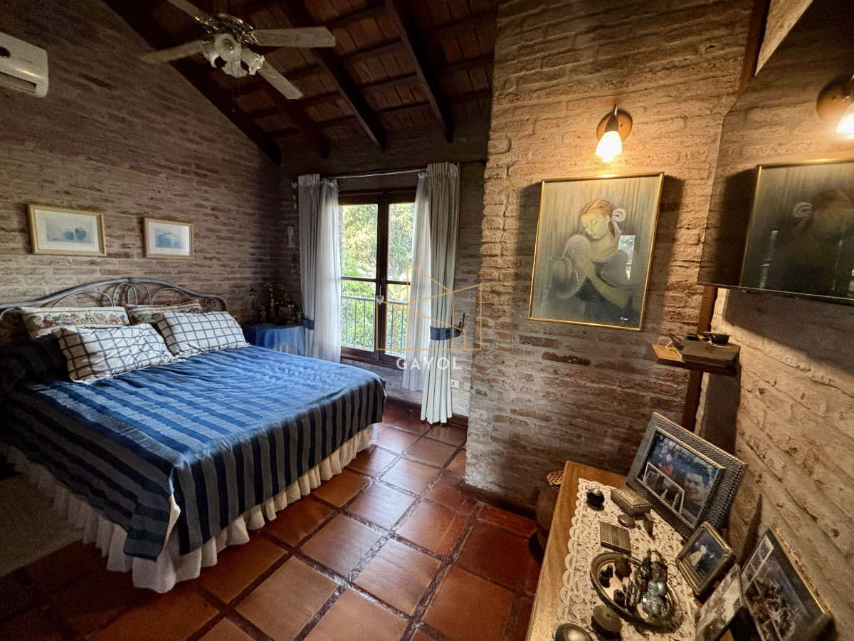 Casa ID.710 - EXCEPCIONAL CASA EN VENTA DE 4 DORMITORIOS PINARES 