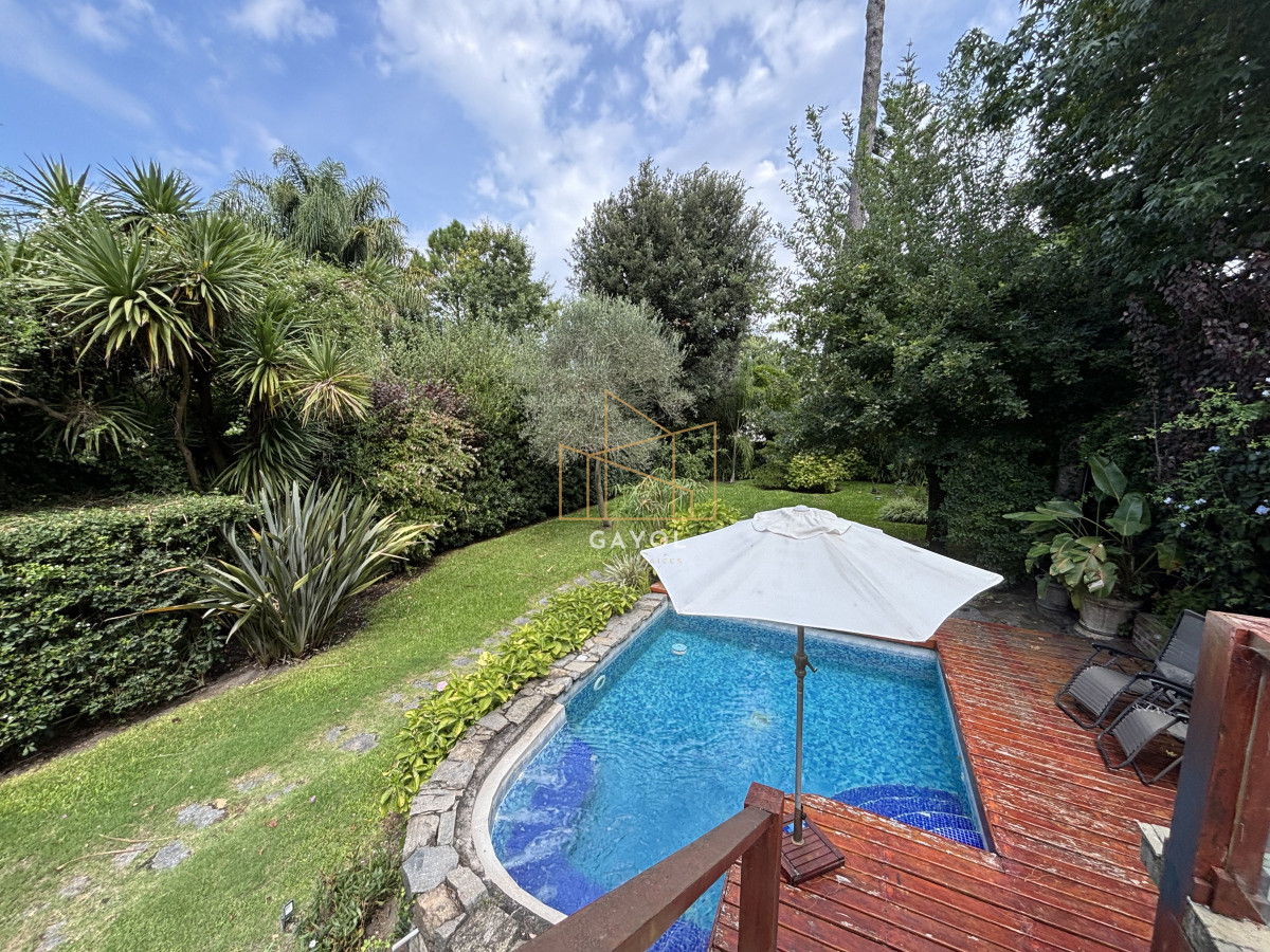 Casa ID.710 - EXCEPCIONAL CASA EN VENTA DE 4 DORMITORIOS PINARES 