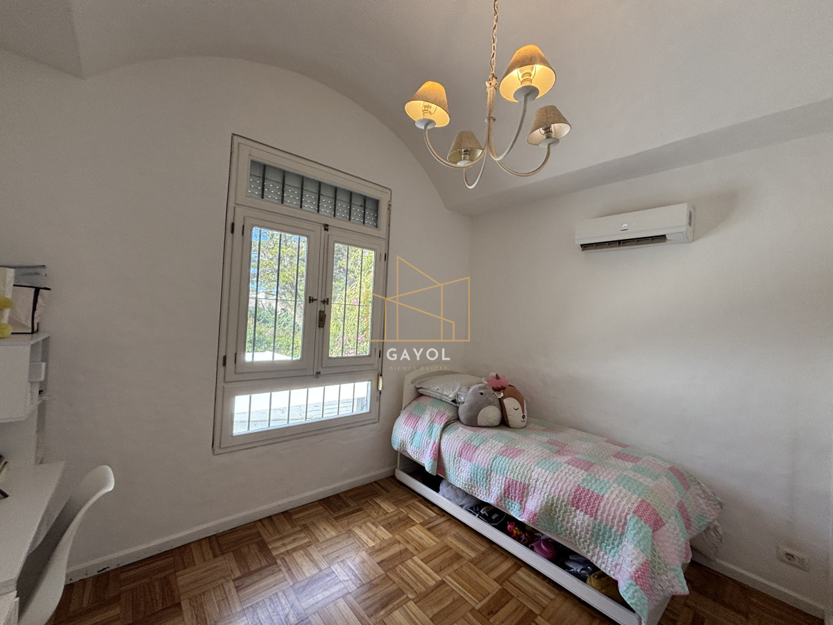 Casa ID.448 - EXCEPCIONAL CASA EN VENTA DE 4 DORMITORIOS