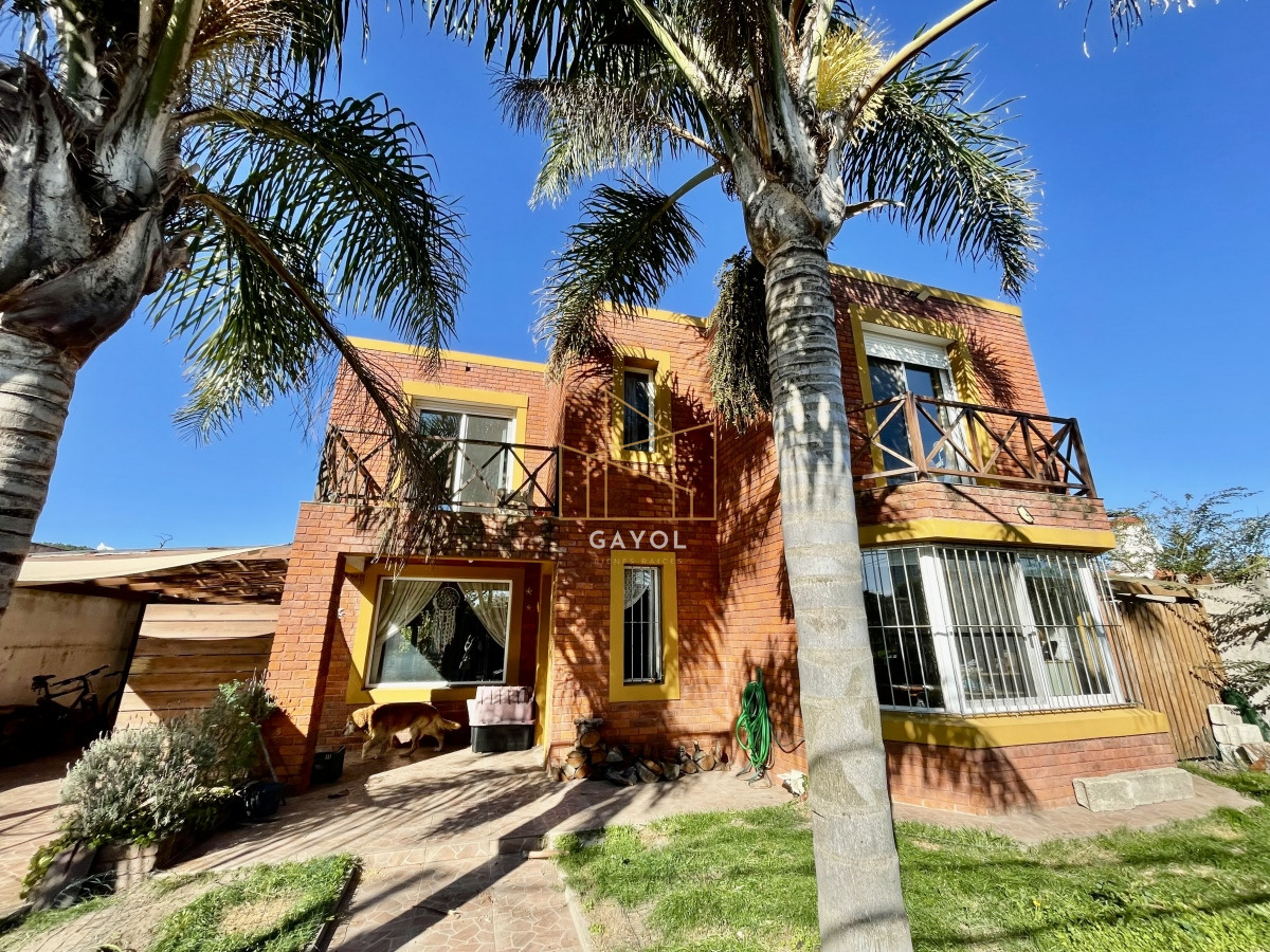 Casa ID.1170 -  DIVINA CASA DE 4 DORMITORIOS