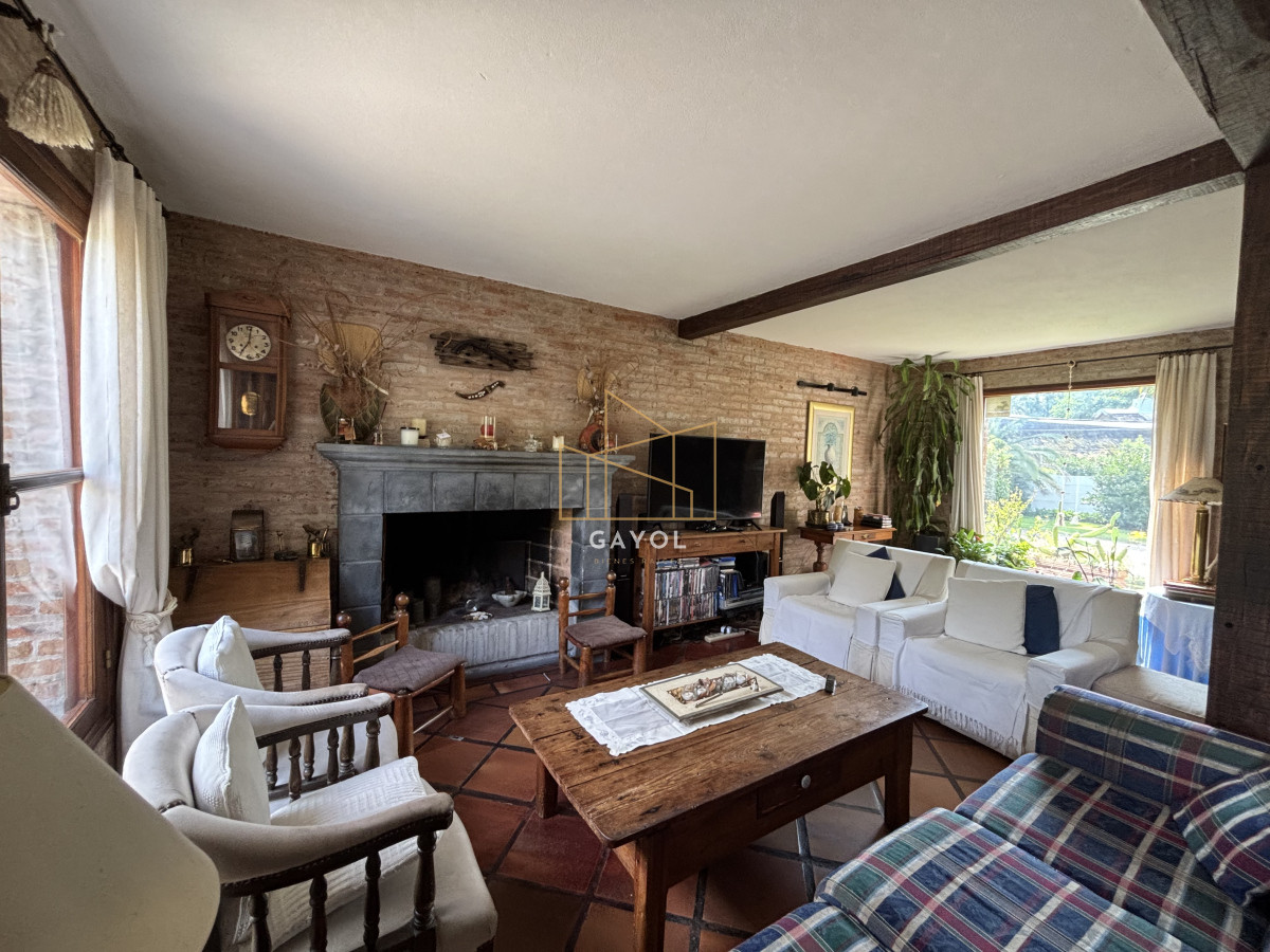 Casa ID.710 - EXCEPCIONAL CASA EN VENTA DE 4 DORMITORIOS PINARES 