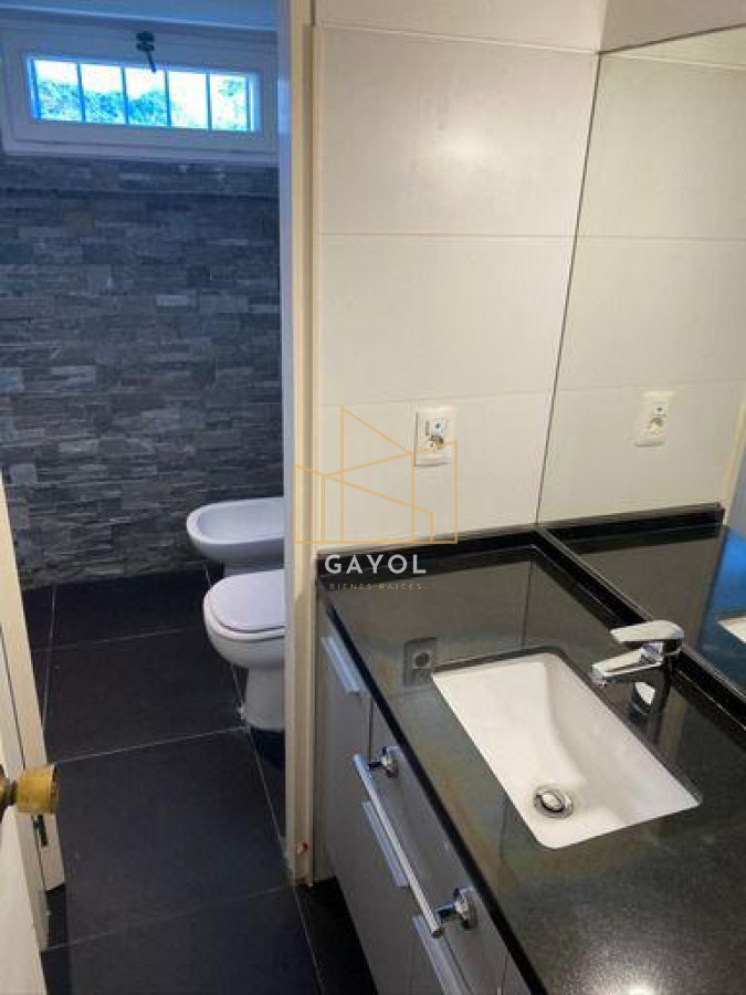 Casa ID.448 - EXCEPCIONAL CASA EN VENTA DE 4 DORMITORIOS