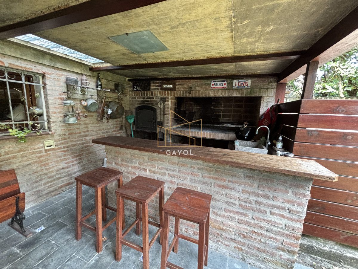 Casa ID.710 - EXCEPCIONAL CASA EN VENTA DE 4 DORMITORIOS PINARES 