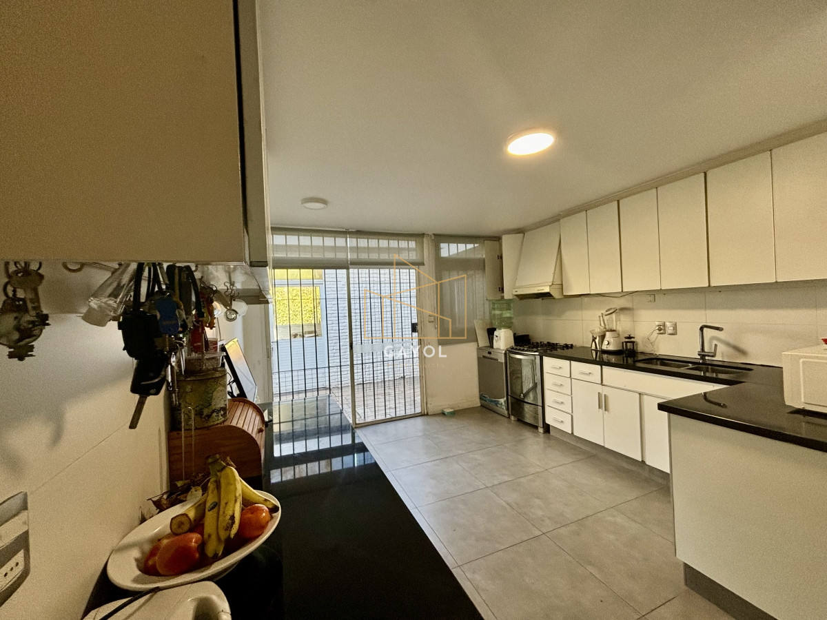 Casa ID.448 - EXCEPCIONAL CASA EN VENTA DE 4 DORMITORIOS