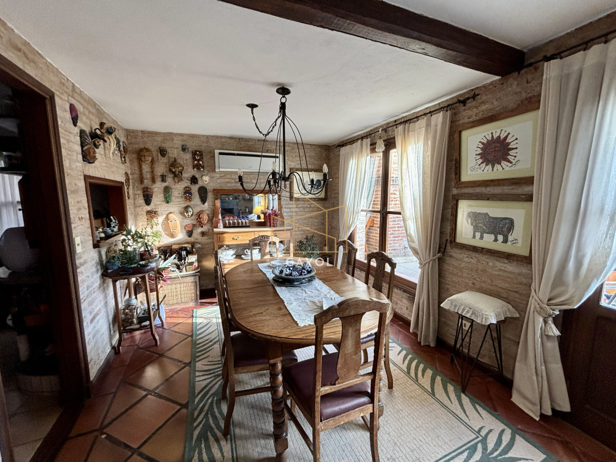 Casa ID.710 - EXCEPCIONAL CASA EN VENTA DE 4 DORMITORIOS PINARES 