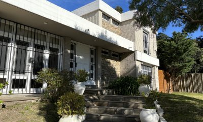 EXCEPCIONAL CASA EN VENTA DE 4 DORMITORIOS