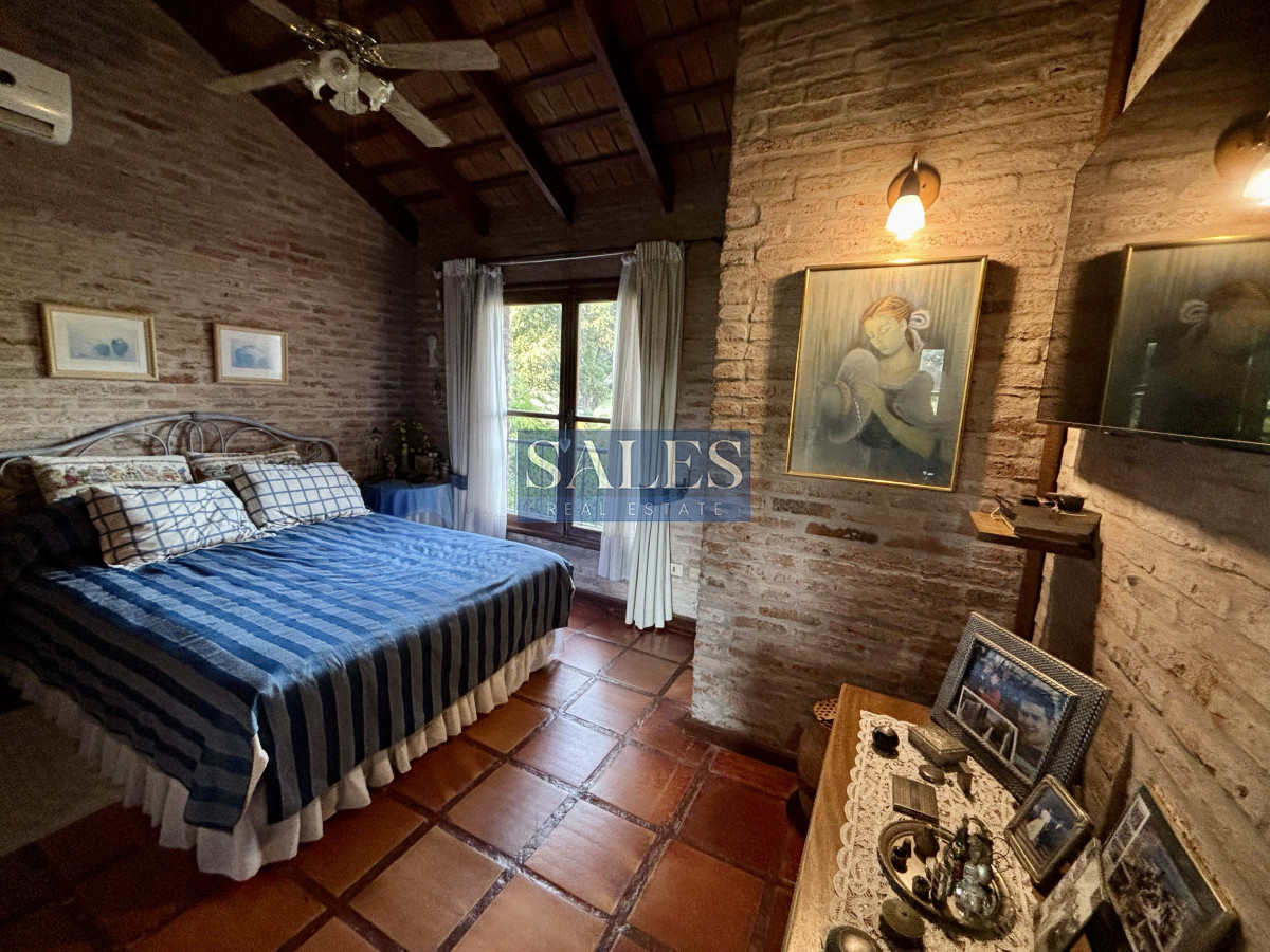 Casa ID.1440 - EXCEPCIONAL CASA EN VENTA DE 4 DORMITORIOS PINARES 