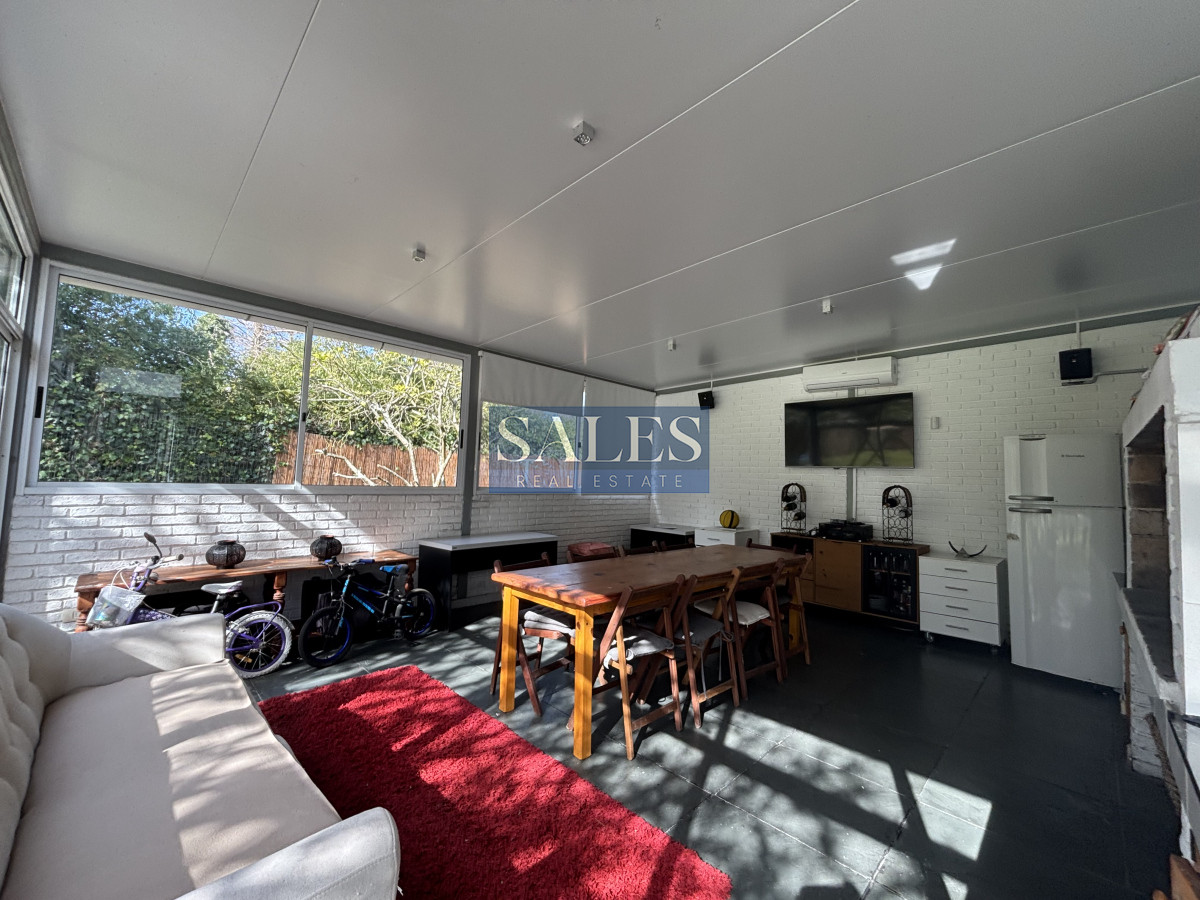 Casa ID.808 - EXCEPCIONAL CASA EN VENTA DE 4 DORMITORIOS