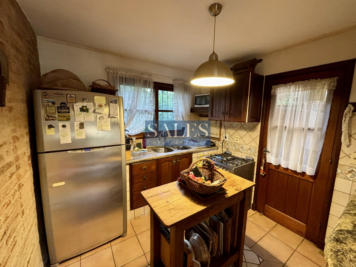 Casa ID.1440 - EXCEPCIONAL CASA EN VENTA DE 4 DORMITORIOS PINARES 
