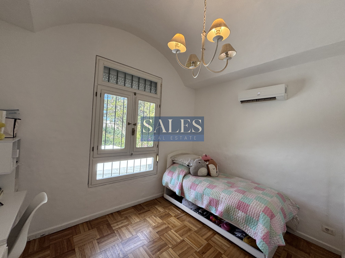 Casa ID.808 - EXCEPCIONAL CASA EN VENTA DE 4 DORMITORIOS